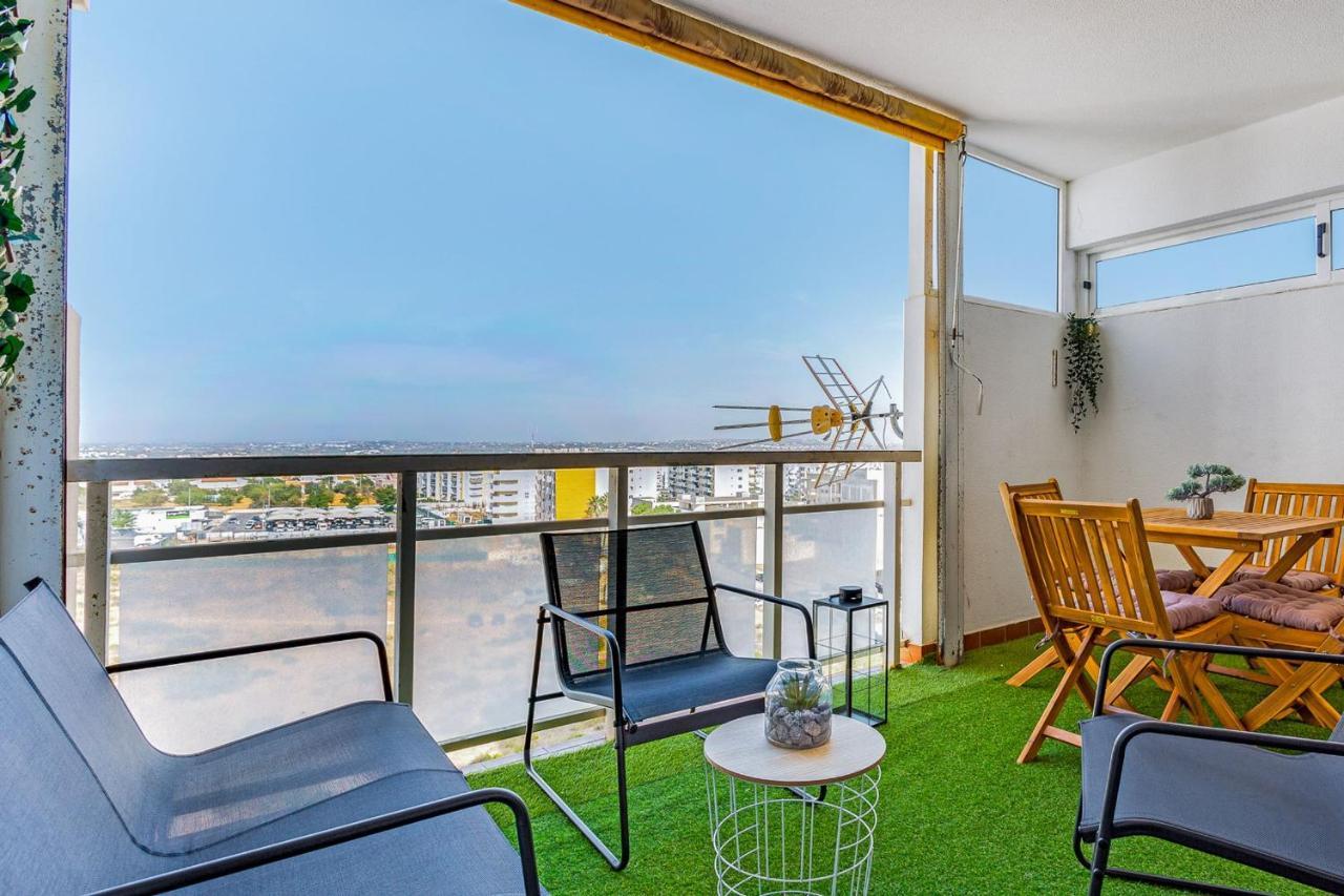 Bright 1Bdr Apartment W/Balcony & Pool By Lovelystay 실베스 외부 사진