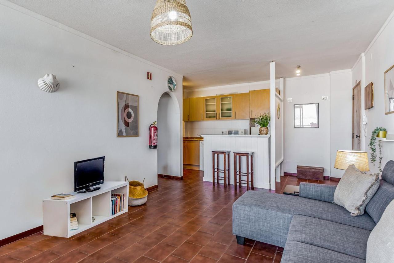 Bright 1Bdr Apartment W/Balcony & Pool By Lovelystay 실베스 외부 사진