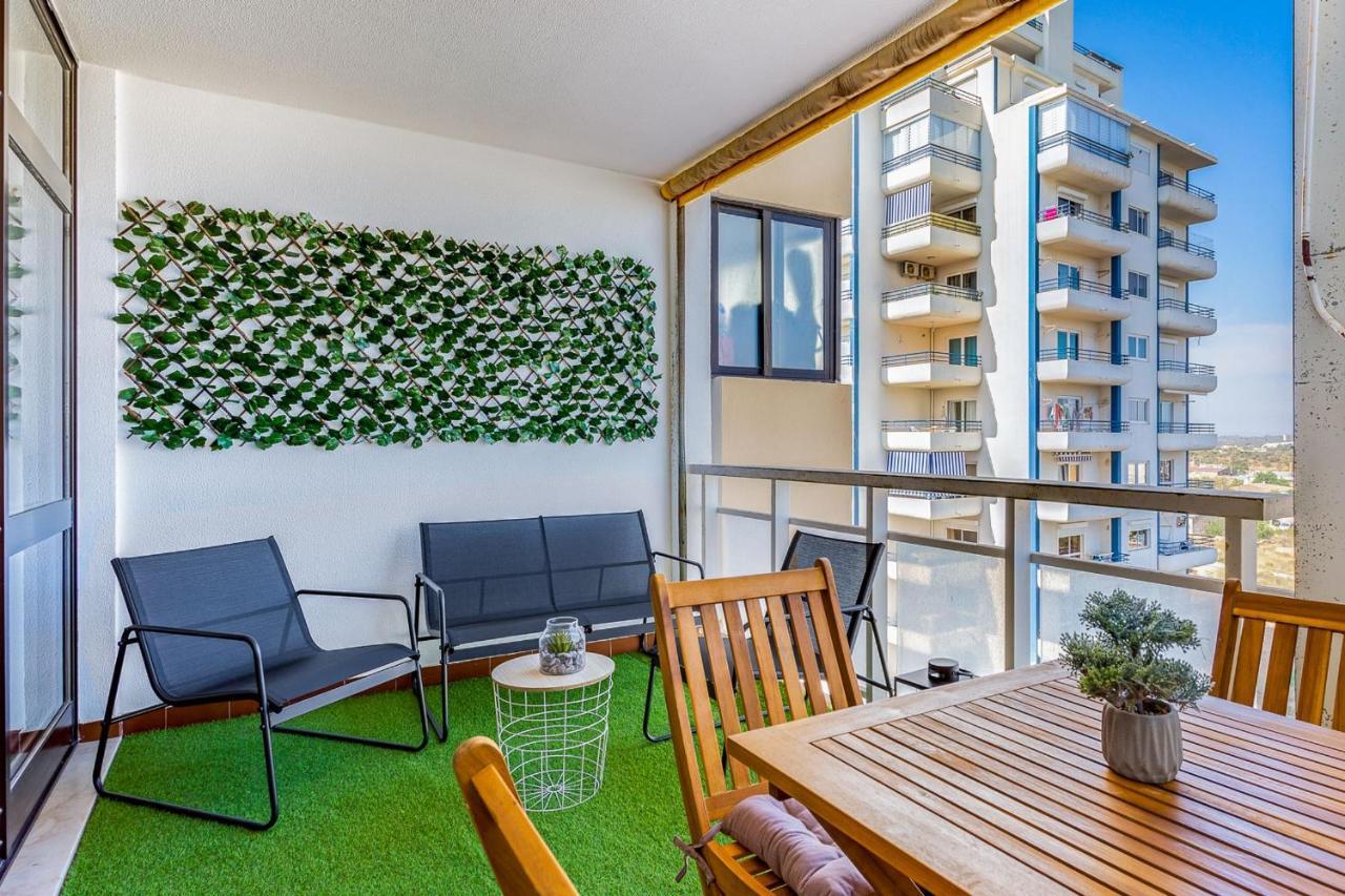 Bright 1Bdr Apartment W/Balcony & Pool By Lovelystay 실베스 외부 사진